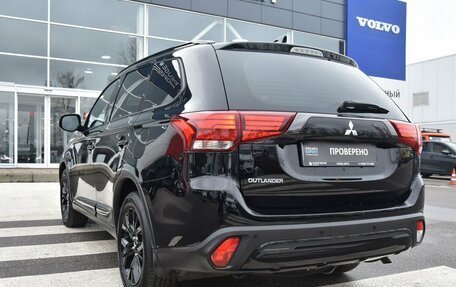 Mitsubishi Outlander III рестайлинг 3, 2021 год, 3 200 000 рублей, 8 фотография