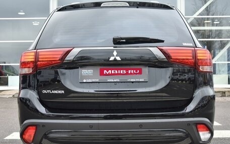 Mitsubishi Outlander III рестайлинг 3, 2021 год, 3 200 000 рублей, 7 фотография