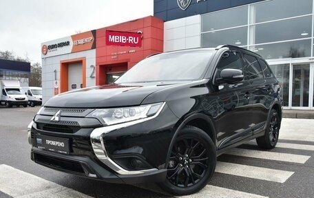 Mitsubishi Outlander III рестайлинг 3, 2021 год, 3 200 000 рублей, 3 фотография