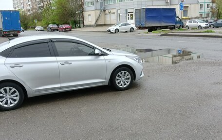 Hyundai Solaris II рестайлинг, 2017 год, 1 400 000 рублей, 4 фотография