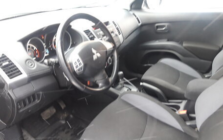 Mitsubishi Outlander III рестайлинг 3, 2010 год, 1 680 000 рублей, 10 фотография