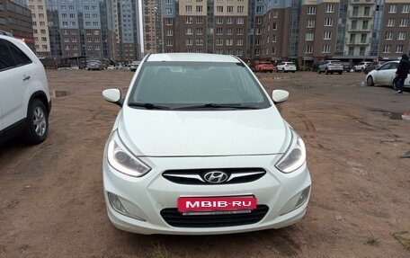 Hyundai Solaris II рестайлинг, 2013 год, 850 000 рублей, 14 фотография