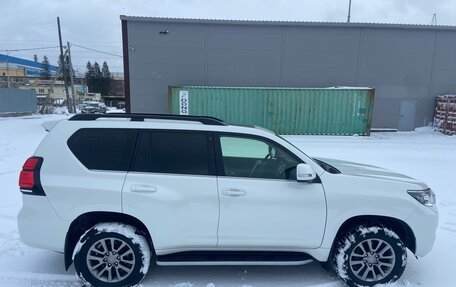 Toyota Land Cruiser Prado 150 рестайлинг 2, 2017 год, 6 200 000 рублей, 2 фотография