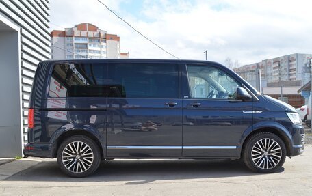 Volkswagen Multivan T6 рестайлинг, 2018 год, 5 149 000 рублей, 8 фотография