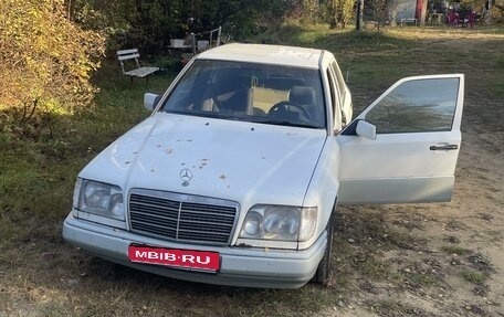 Mercedes-Benz W124, 1992 год, 530 000 рублей, 1 фотография