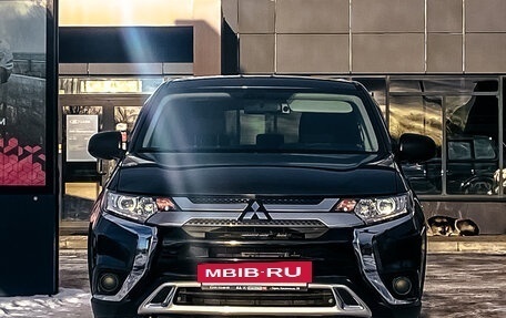 Mitsubishi Outlander III рестайлинг 3, 2019 год, 2 549 800 рублей, 7 фотография