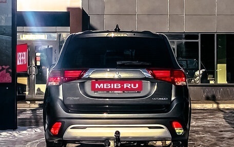 Mitsubishi Outlander III рестайлинг 3, 2019 год, 2 549 800 рублей, 13 фотография