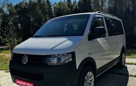 Volkswagen Caravelle T5, 2013 год, 1 720 000 рублей, 1 фотография