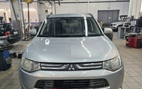 Mitsubishi Outlander III рестайлинг 3, 2012 год, 1 487 000 рублей, 2 фотография