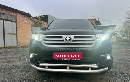 Toyota Highlander III, 2013 год, 2 500 000 рублей, 1 фотография