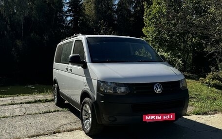 Volkswagen Caravelle T5, 2013 год, 1 720 000 рублей, 3 фотография