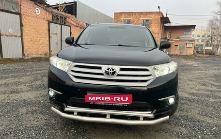 Toyota Highlander III, 2013 год, 2 500 000 рублей, 4 фотография