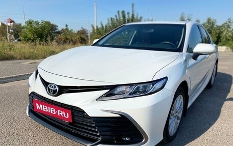 Toyota Camry, 2021 год, 3 230 000 рублей, 4 фотография