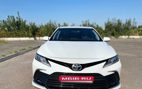 Toyota Camry, 2021 год, 3 230 000 рублей, 3 фотография