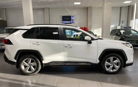 Toyota RAV4, 2019 год, 2 995 000 рублей, 6 фотография