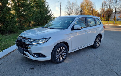 Mitsubishi Outlander III рестайлинг 3, 2022 год, 2 950 000 рублей, 1 фотография