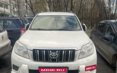 Toyota Land Cruiser Prado 150 рестайлинг 2, 2011 год, 3 300 000 рублей, 2 фотография