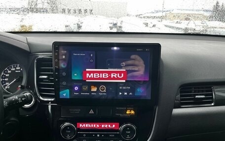 Mitsubishi Outlander III рестайлинг 3, 2018 год, 2 400 000 рублей, 16 фотография