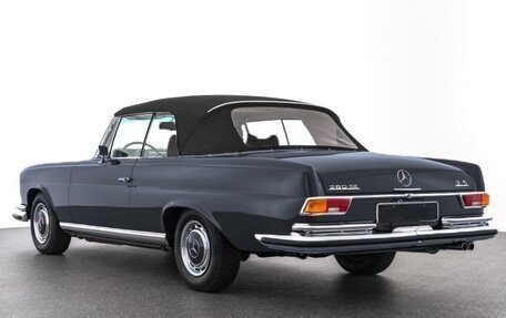 Mercedes-Benz W111, 1969 год, 49 999 000 рублей, 1 фотография