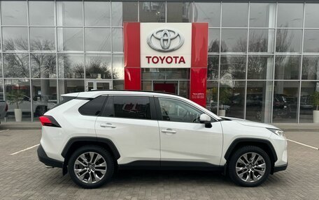 Toyota RAV4, 2022 год, 4 500 000 рублей, 4 фотография