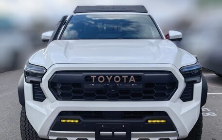 Toyota Tacoma, 2024 год, 10 988 000 рублей, 2 фотография