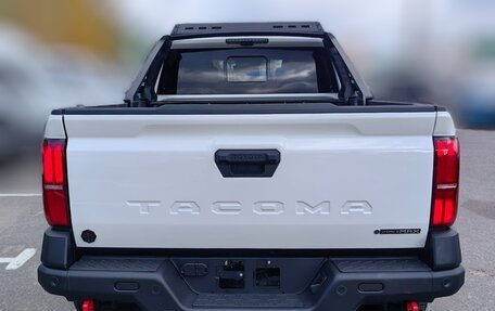 Toyota Tacoma, 2024 год, 10 988 000 рублей, 4 фотография