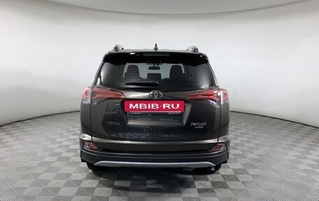 Toyota RAV4, 2018 год, 2 580 000 рублей, 6 фотография