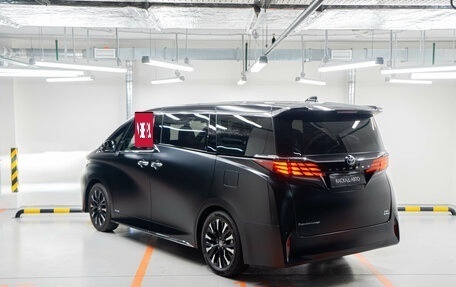 Toyota Alphard, 2024 год, 17 900 000 рублей, 3 фотография