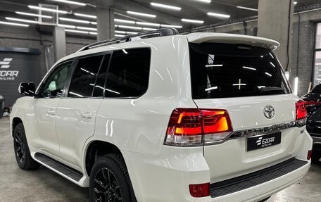 Toyota Land Cruiser 200, 2015 год, 6 800 000 рублей, 3 фотография