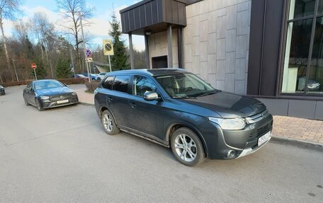 Mitsubishi Outlander III рестайлинг 3, 2014 год, 2 000 000 рублей, 8 фотография