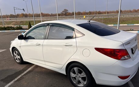 Hyundai Solaris II рестайлинг, 2013 год, 890 000 рублей, 4 фотография