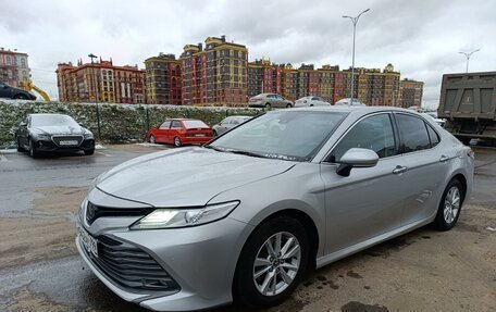 Toyota Camry, 2018 год, 1 800 000 рублей, 2 фотография