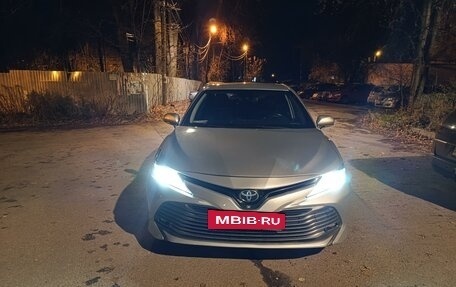 Toyota Camry, 2018 год, 1 800 000 рублей, 12 фотография