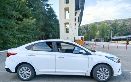 Hyundai Solaris II рестайлинг, 2021 год, 1 600 000 рублей, 1 фотография