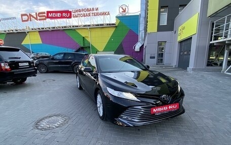 Toyota Camry, 2020 год, 3 600 000 рублей, 2 фотография