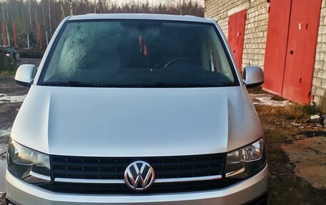 Volkswagen Caravelle T6 рестайлинг, 2015 год, 2 800 000 рублей, 7 фотография