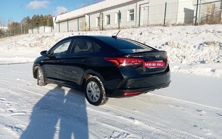 Hyundai Solaris II рестайлинг, 2021 год, 1 580 000 рублей, 5 фотография