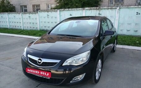 Opel Astra J, 2011 год, 800 000 рублей, 4 фотография