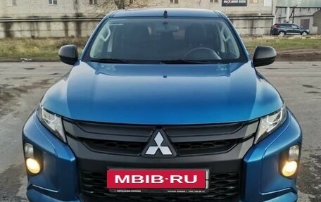 Mitsubishi L200 IV рестайлинг, 2019 год, 2 680 000 рублей, 2 фотография