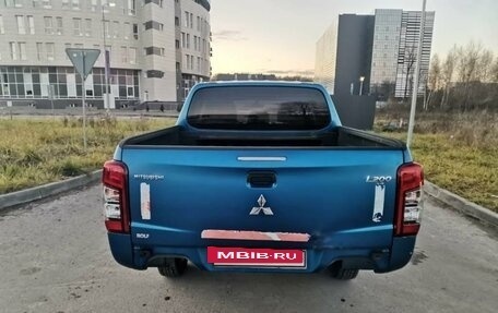 Mitsubishi L200 IV рестайлинг, 2019 год, 2 680 000 рублей, 6 фотография