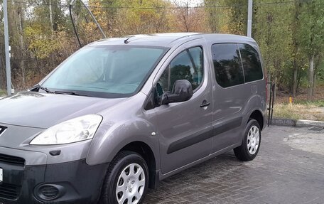 Peugeot Partner II рестайлинг 2, 2010 год, 630 000 рублей, 2 фотография