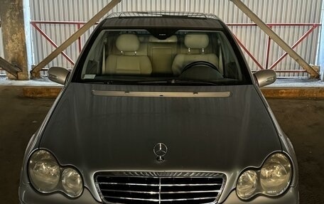 Mercedes-Benz C-Класс, 2005 год, 850 000 рублей, 3 фотография