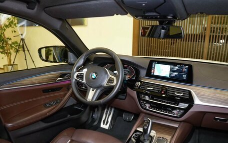 BMW 5 серия, 2019 год, 4 950 000 рублей, 14 фотография