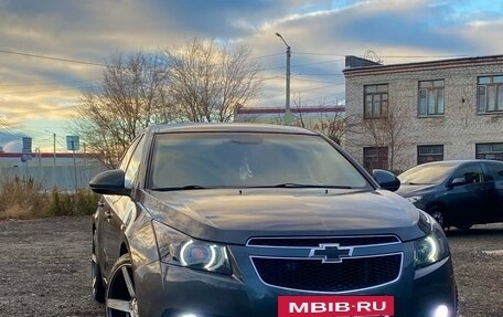 Chevrolet Cruze II, 2011 год, 969 000 рублей, 3 фотография