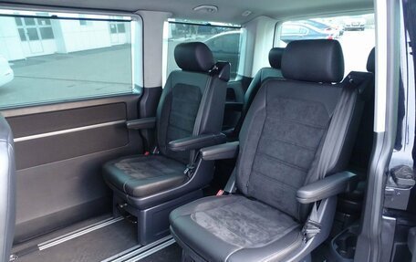 Volkswagen Multivan T6 рестайлинг, 2019 год, 4 150 000 рублей, 8 фотография