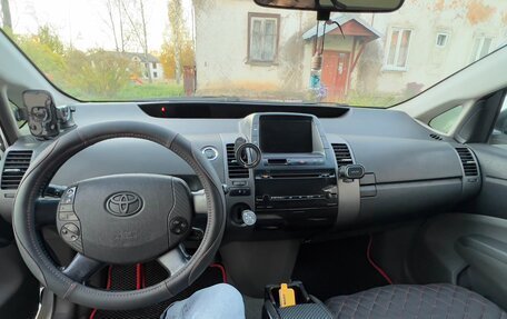 Toyota Prius, 2008 год, 850 000 рублей, 12 фотография