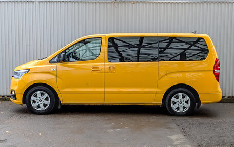 Hyundai H-1 II рестайлинг, 2020 год, 3 250 000 рублей, 8 фотография