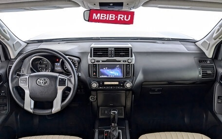 Toyota Land Cruiser Prado 150 рестайлинг 2, 2016 год, 4 250 000 рублей, 14 фотография