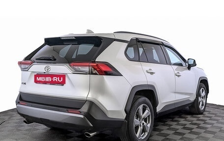 Toyota RAV4, 2021 год, 3 645 000 рублей, 5 фотография