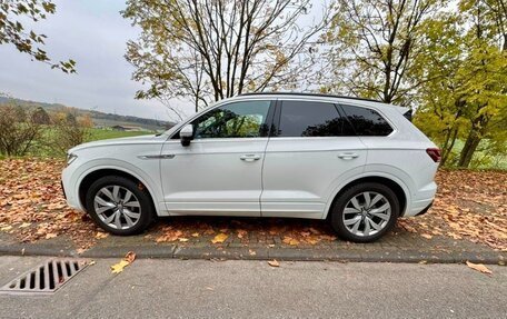 Volkswagen Touareg III, 2019 год, 8 200 000 рублей, 3 фотография